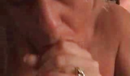 Darby 한국어 포르노드 sucking cock