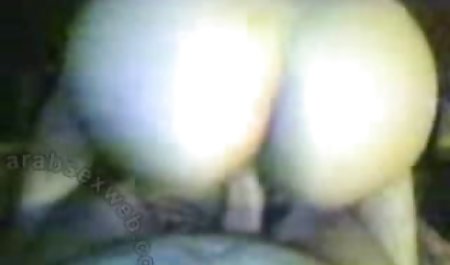 흑인과 백인 소녀는 흑인을 보여줍니다 부티 아론 그 드 르 동영상 온라인 시계